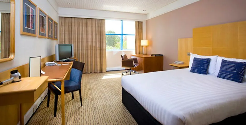 Sandman Signature London Gatwick Hotel Crawley  4*, Crawley (West Sussex)