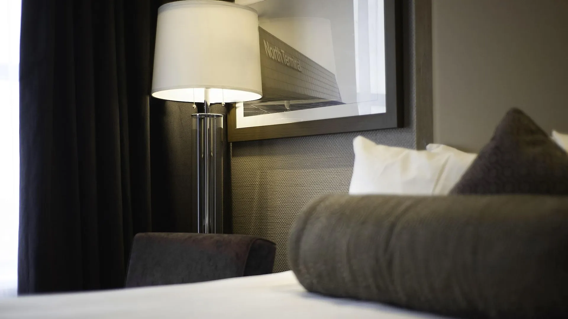 Sandman Signature London Gatwick Hotel Crawley  4*, Crawley (West Sussex)