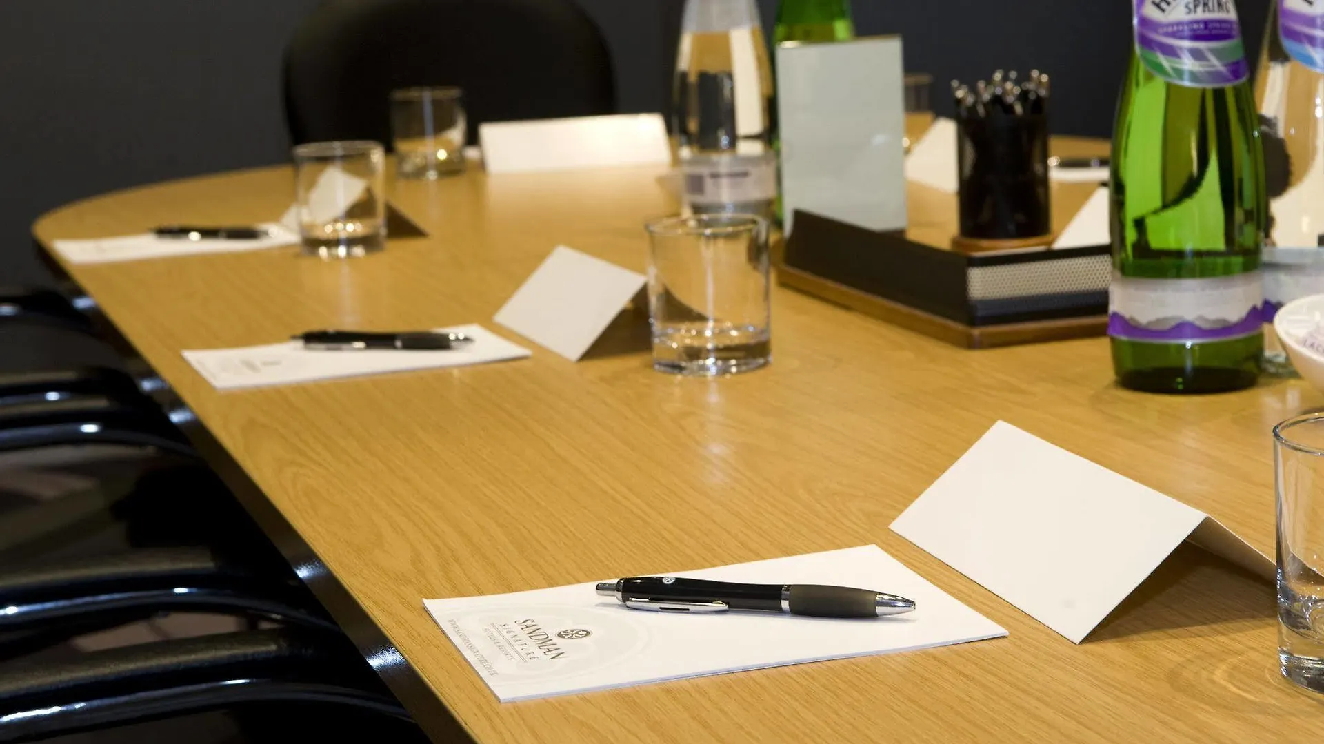 Sandman Signature London Gatwick Hotel Crawley  4*, Crawley (West Sussex)